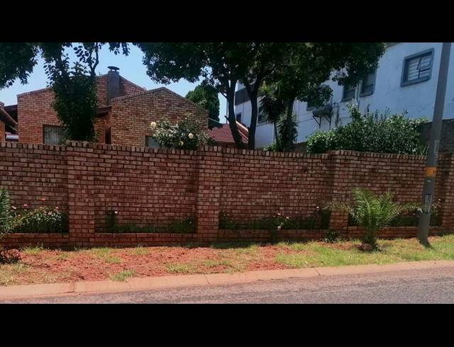 4 BEDROOM HOUSE FOR SALE IN SPRUIT VIEW